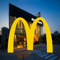 ونڈو کے لیے اپنی مرضی کے مطابق "M" لوگو اسٹیکر